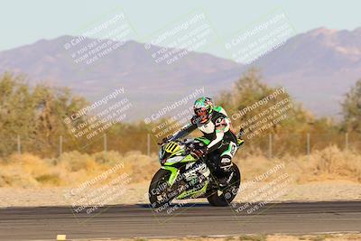 media/Dec-07-2024-CVMA (Sat) [[21c5f1ef85]]/Race 11-Amateur Supersport Open/